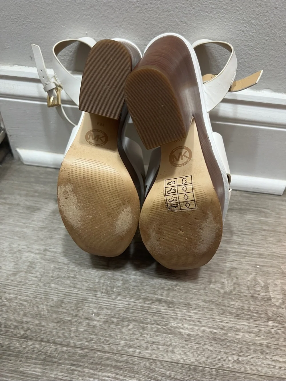MICHAEL Michael Kors White Platform stacked heel Sandals with Wood-Tone Heel 6